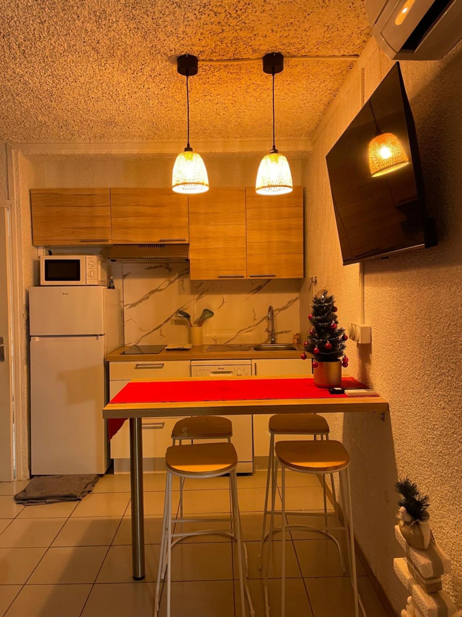 Studio Cosy A 300M De La Mer, Face Aux Festivals, Derriere La Night Life Le Barcarès Extérieur photo